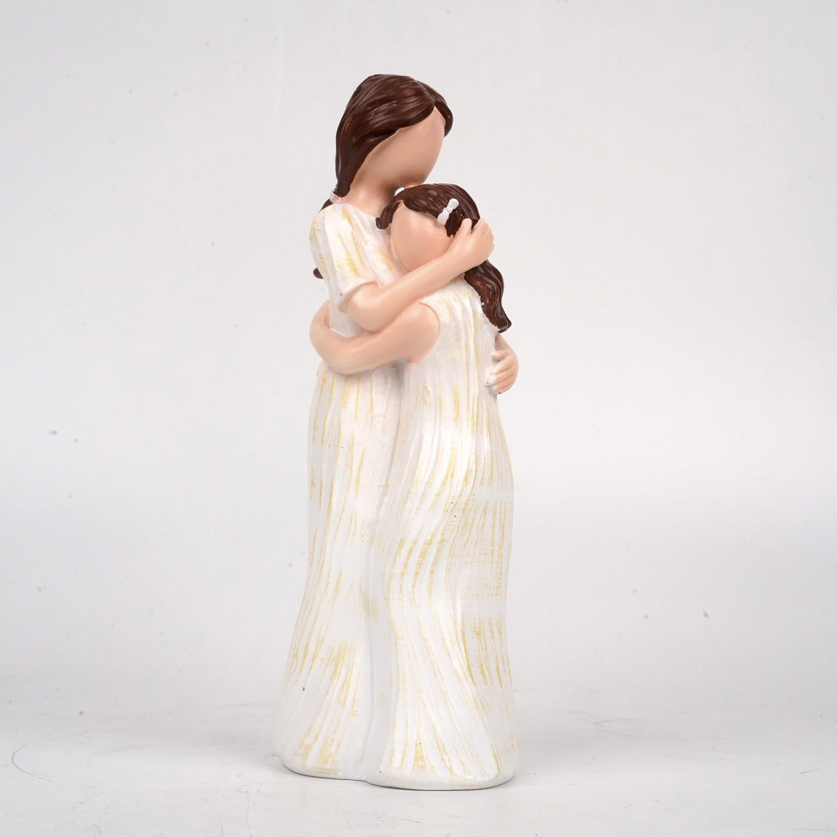 Mother & Daughter Figurine – Resin Desktop Ornament, Heartfelt Mother’s Day Gift & Home Decor